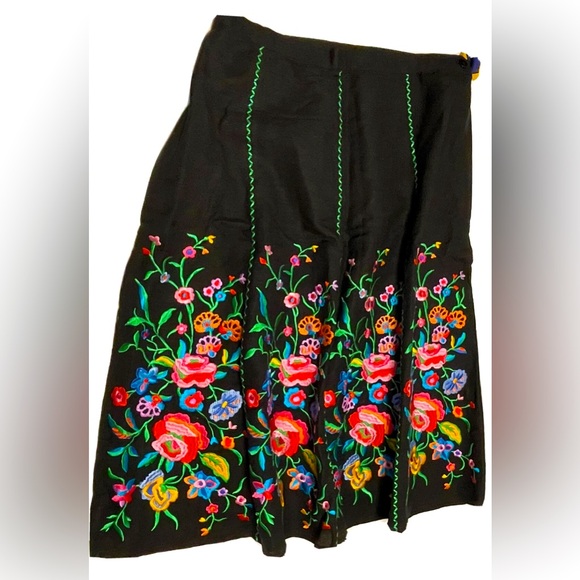 Linea Louis Dell'Olio Black Colorful Floral Embroidered Skirt Woman's Sz 12 NWT - Picture 3 of 9